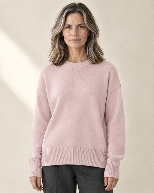 Drop-Shoulder Crew Neck Jumper in Light Pink
