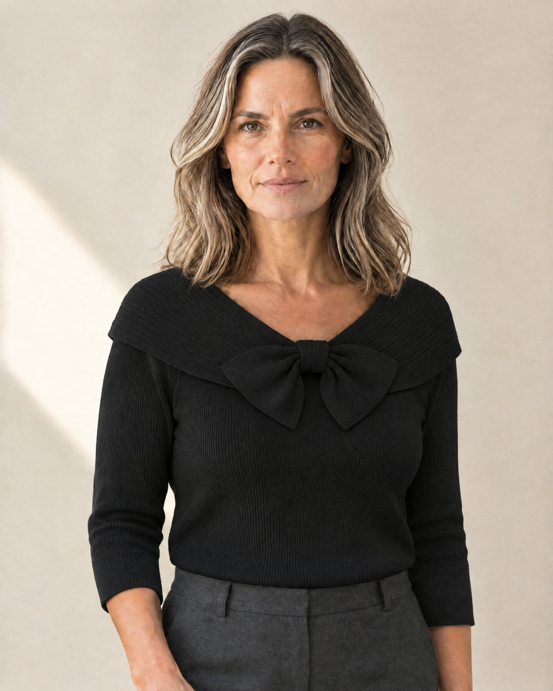 Bow-Collar Knitted Top