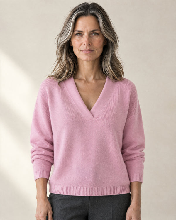 Relaxed V-Neck Jumper in Pink