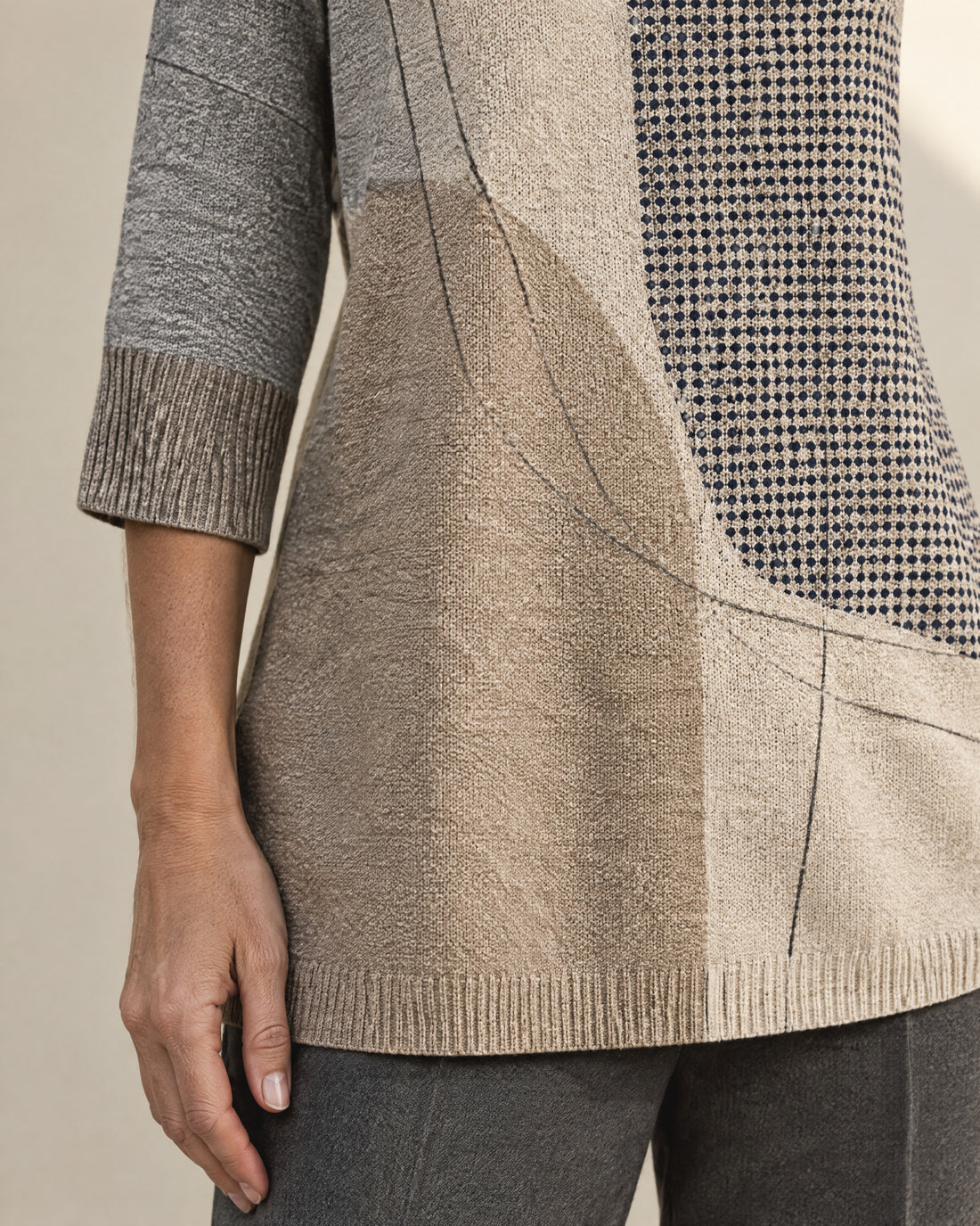 Colour-Block V-Neck Knitted Top